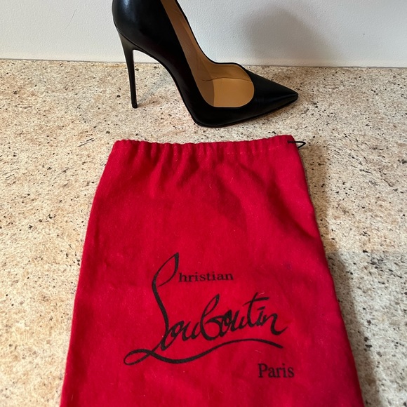 Christian Louboutin - Picture 7 of 9